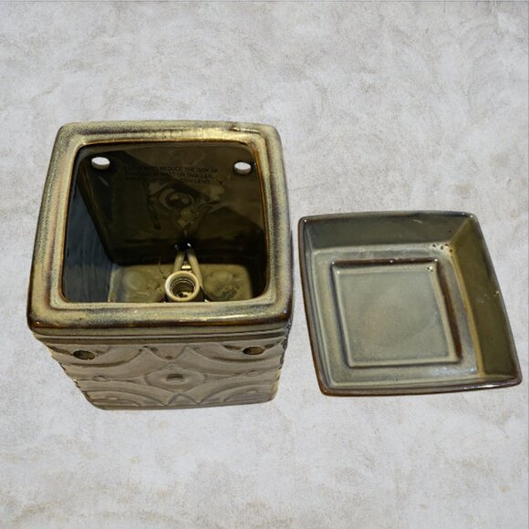 SCENTSY -- Ceramic Wax Warmer, Patterned, Square, Plug-In, Blue/Gray Color - Picture 5 of 7